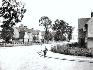Dickson Road looking east in 1915